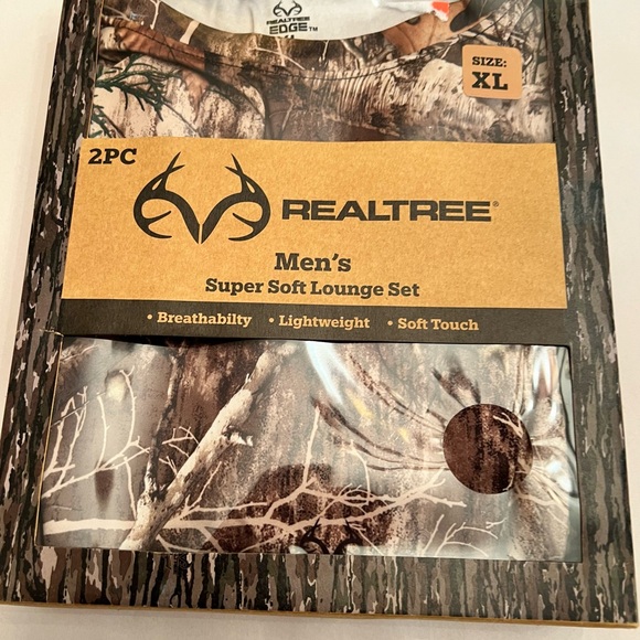 Realtree Other - Realtree Men's Camouflage Lounge Set